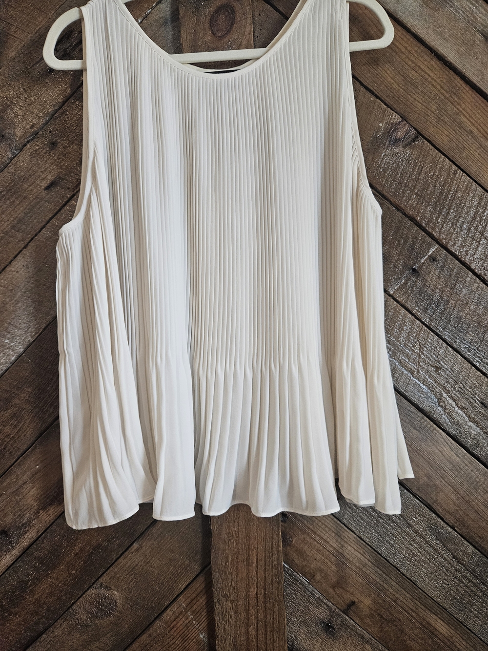 Banana Republic Ivory Pleated Sleeveless Flowy Top Sz XL